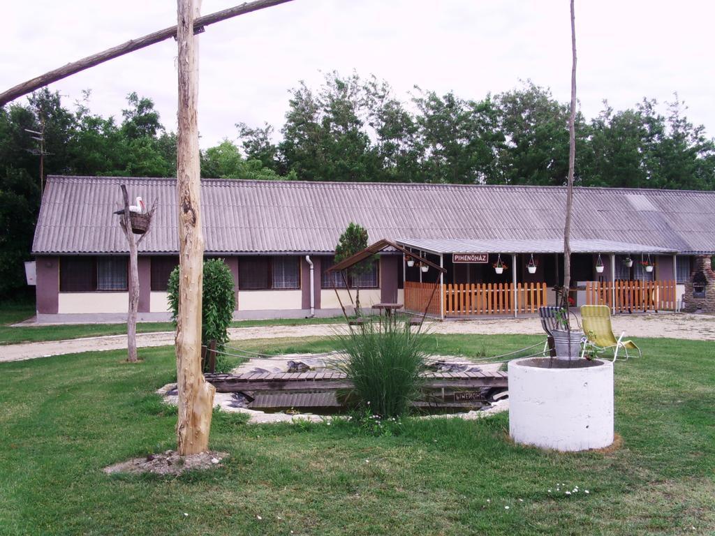 Sakaltanya Soeroezo- Borozo Pihenohaz Vének Exterior photo